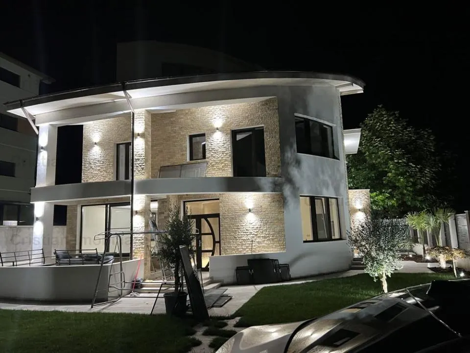 Vila P+1+M, zona Minerva, 330mp utili , 500mp teren - foto 1