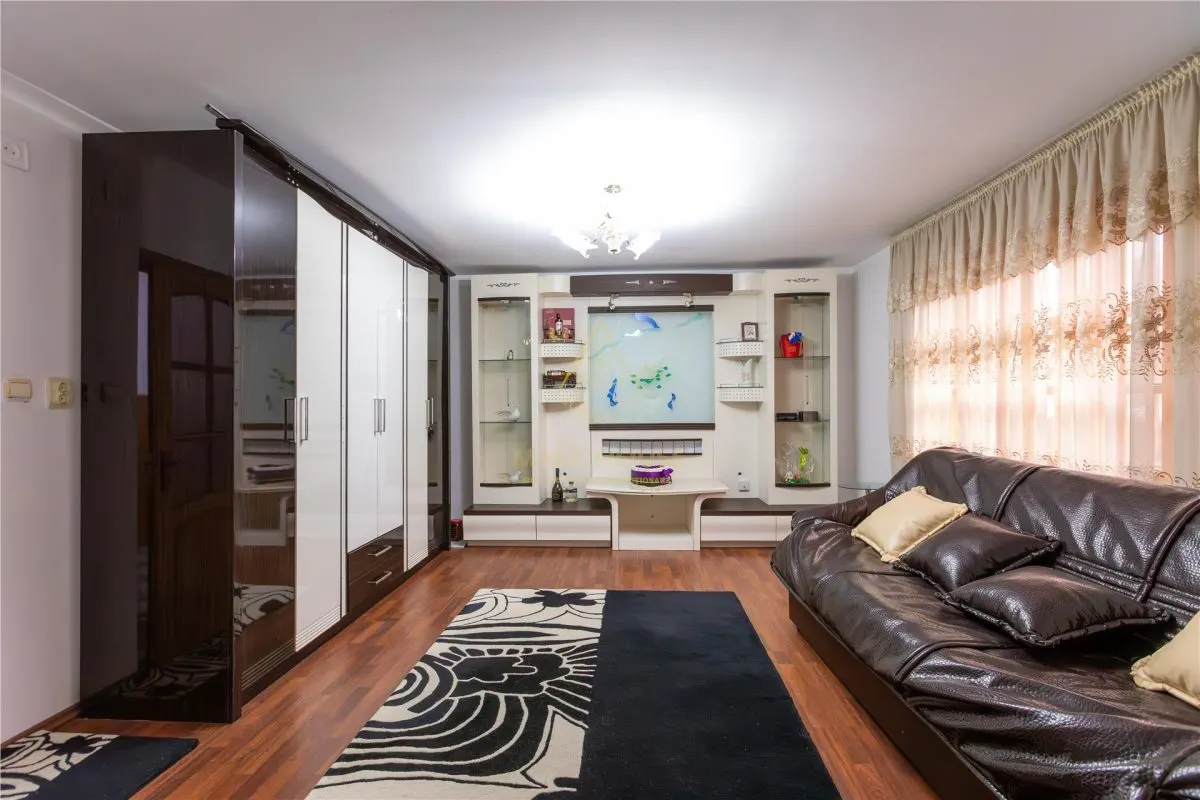 Casa P+M, teren 1500 mp + Afacere de Vanzare, com. Blagesti - foto 3