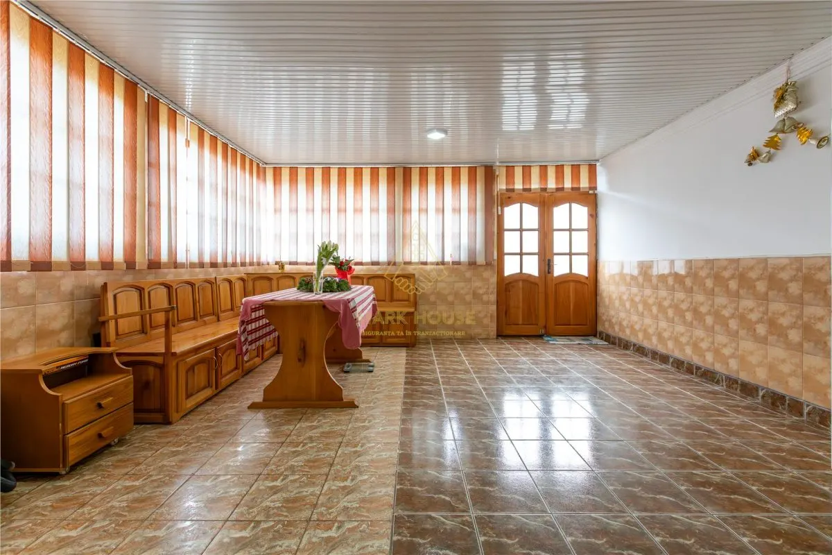 Casa P+M, teren 1500 mp + Afacere de Vanzare, com. Blagesti - foto 4