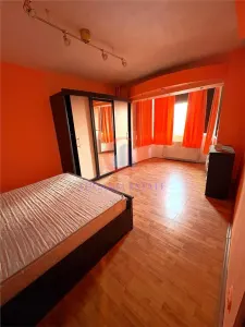 Apartament 3 camere, centrala proprie, bloc izolat, lift - foto 4