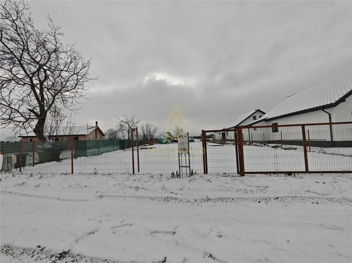 De vanzare 1450 mp teren intravilan situat in satul Siretu, comuna Letea Veche. - foto 2