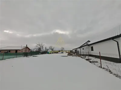 De vanzare 1450 mp teren intravilan situat in satul Siretu, comuna Letea Veche. - foto 3