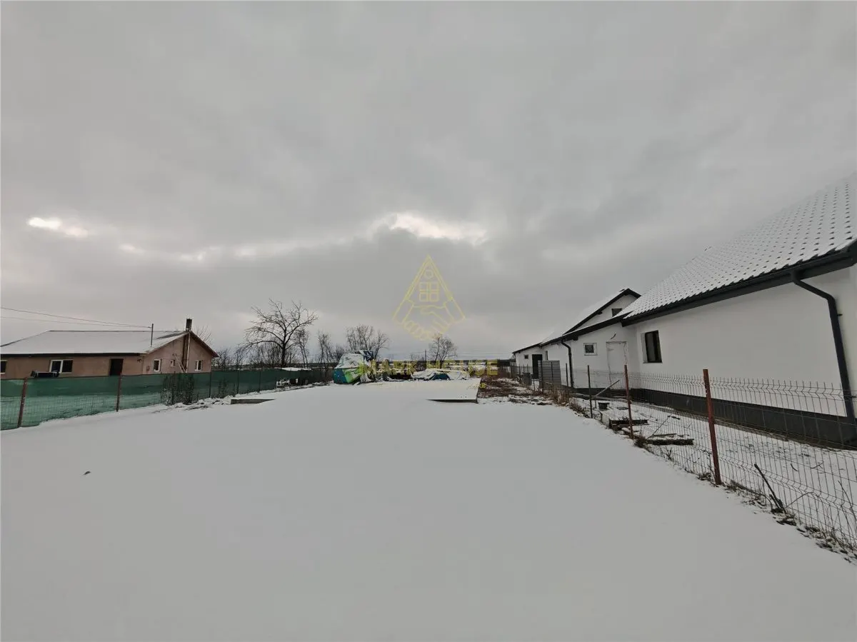 De vanzare 1450 mp teren intravilan situat in satul Siretu, comuna Letea Veche. - foto 3