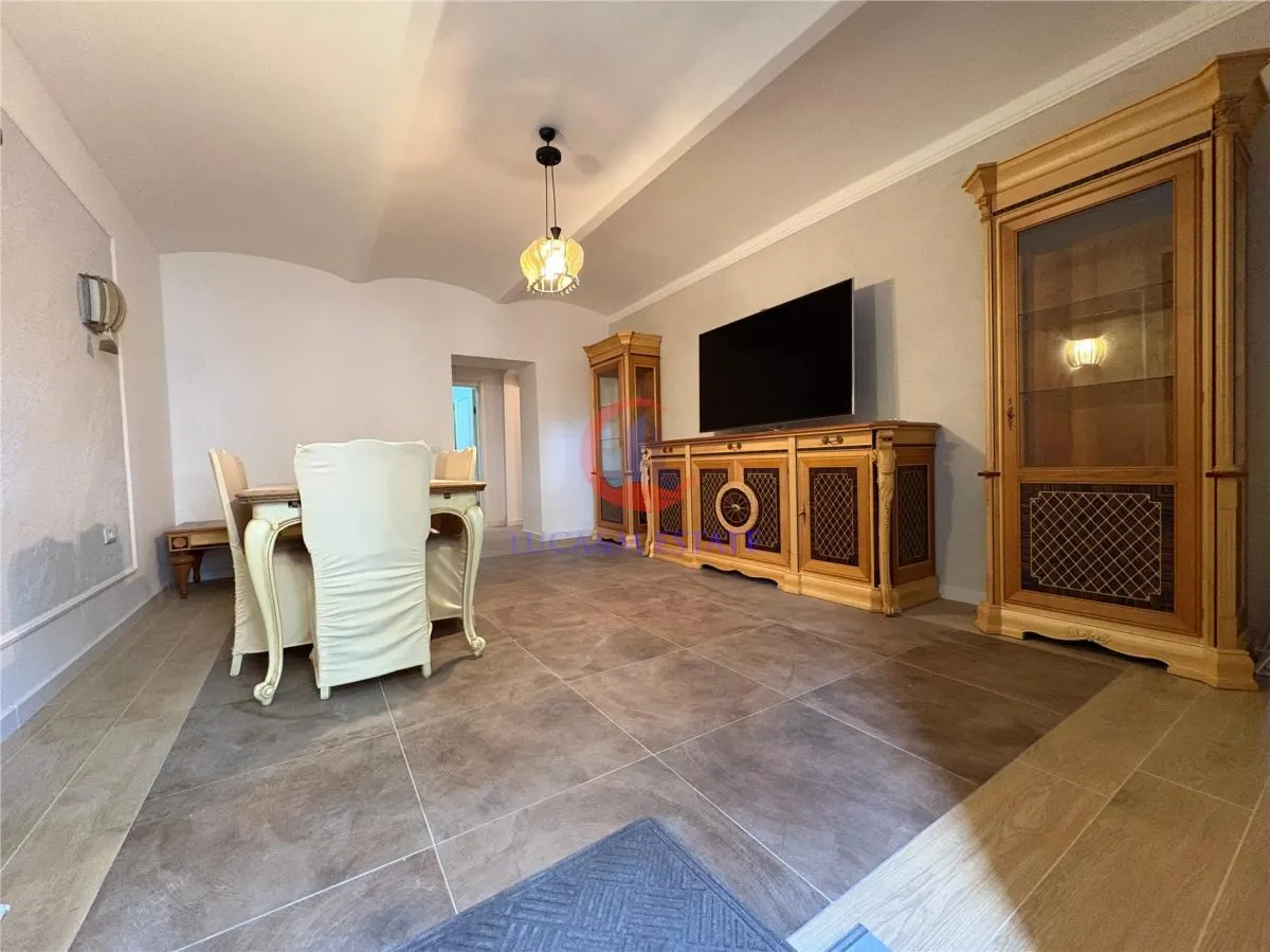 Apartament complet renovat, 3 camere, 78 mp utili, cladire istorica - foto 2