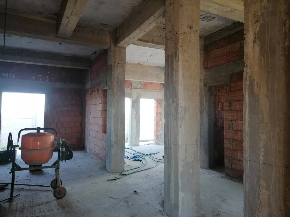 Cladire  4 Apartamente si Spatiu Comercial Sacalaz - foto 12