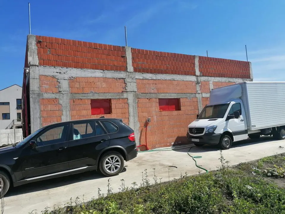 Cladire  4 Apartamente si Spatiu Comercial Sacalaz - foto 15