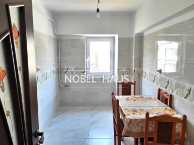 Apartament 3 camere, decomandat, etajul 3, Zona Gura Leului - Barlad