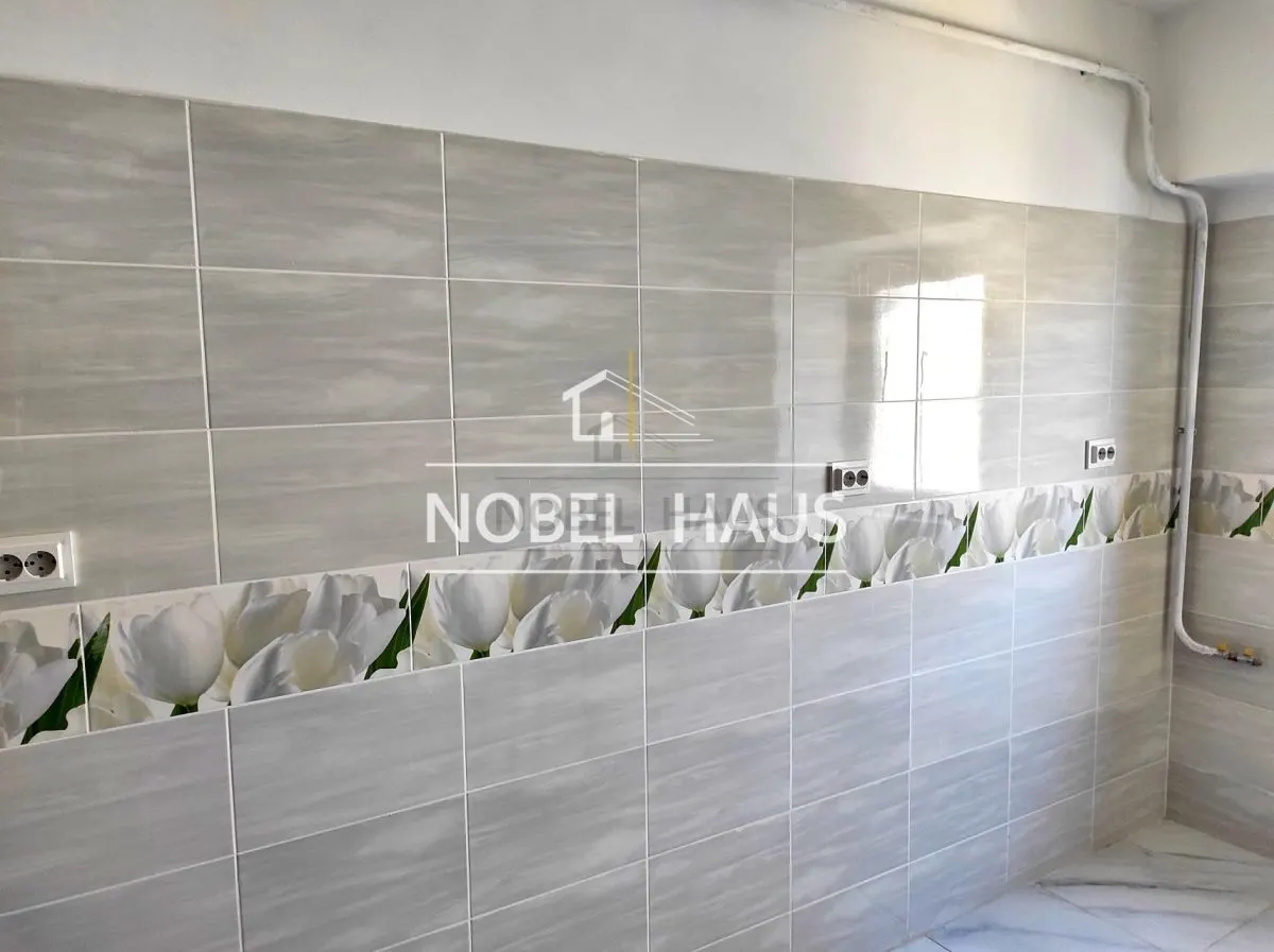 Apartament 3 camere, decomandat, etajul 3, Zona Gura Leului - foto 2