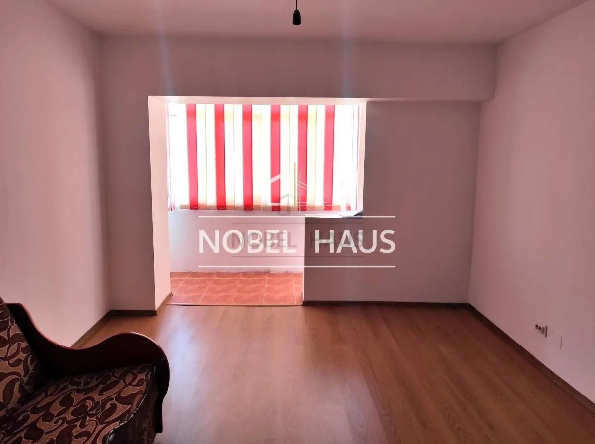 Apartament 3 camere, decomandat, etajul 3, Zona Gura Leului - foto 4