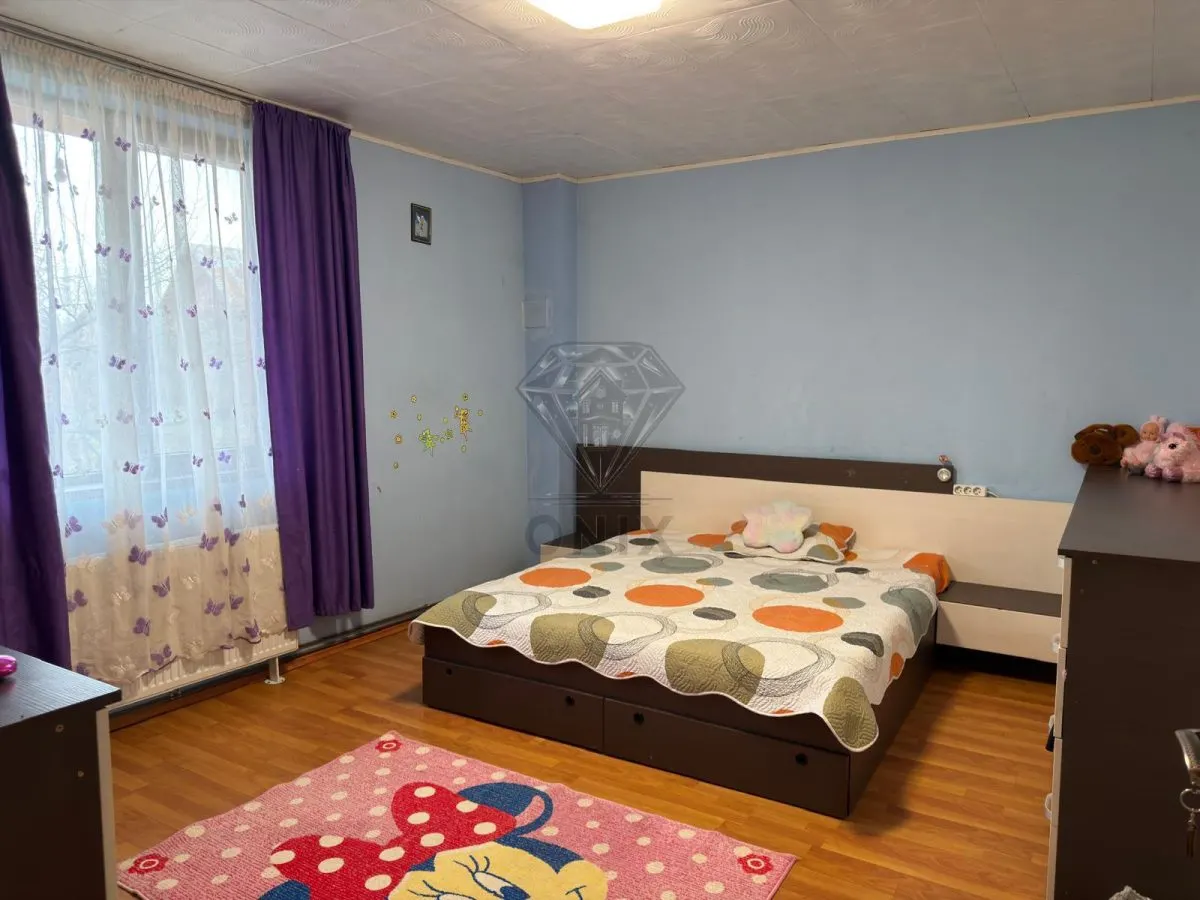 CASA  STREJNICU  5 CAMERE - foto 2