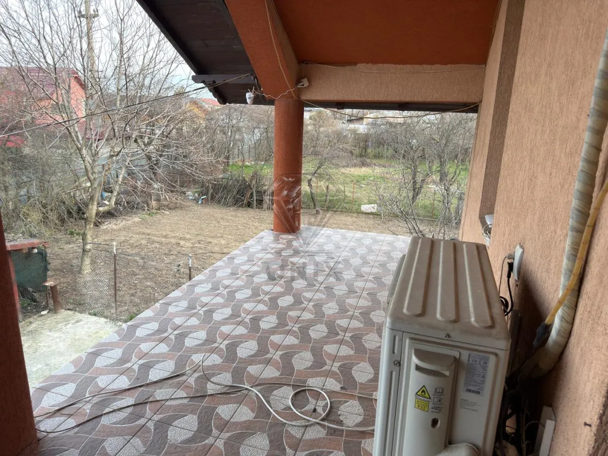 CASA  STREJNICU  5 CAMERE - foto 11