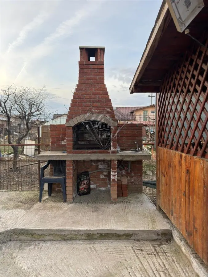 CASA  STREJNICU  5 CAMERE - foto 8