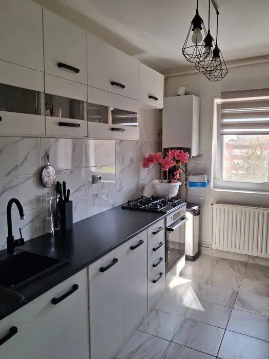 Apartament  3 camere decomandat, Scriitorilor ,2 balcoane,160000 Euro - foto 4