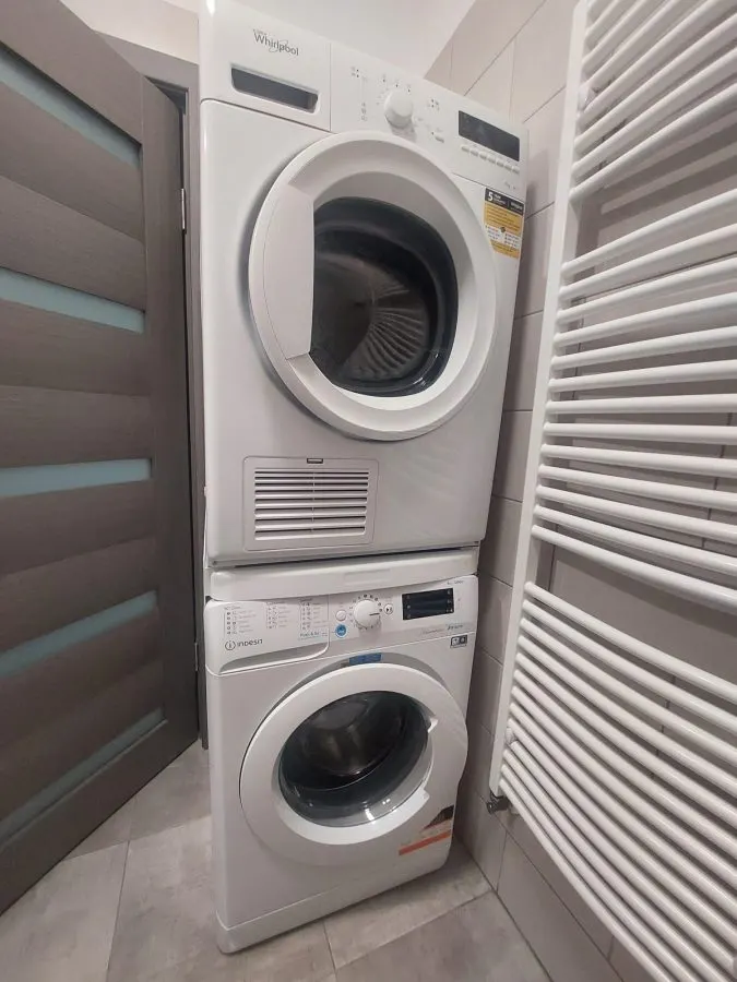 Garsoniera decomandata zona Judetean,renovata,95000 Euro - foto 6