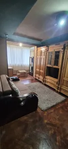 Apartament 2 camere ,etajul 1,zona Vlahuta,117000 Euro - Brasov