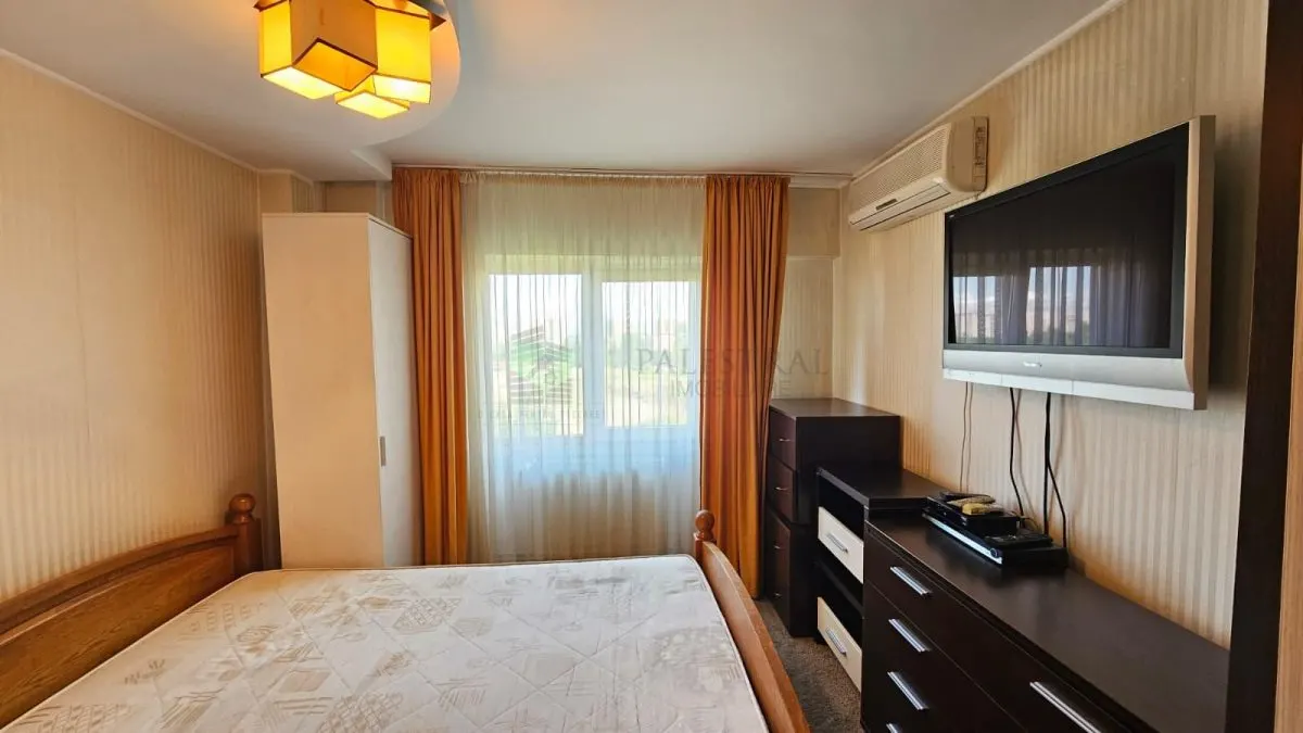 Apartament 3 camere Centrul Civic,renovat,vedere Tampa,158000 Euro - foto 7