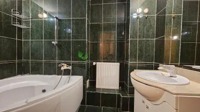 Apartament 3 camere Centrul Civic,renovat,vedere Tampa,158000 Euro - foto 10