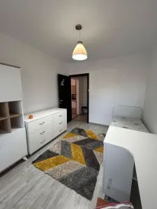 Apartament 4 camere str Harmanului renovat,mobilat modern 144000 Euro - foto 2