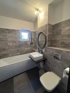 Apartament 4 camere str Harmanului renovat,mobilat modern 144000 Euro - foto 6