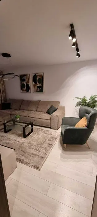 Apartament 2 camere- Complex Urban- Coresi Mall 169000 Euro - foto 5