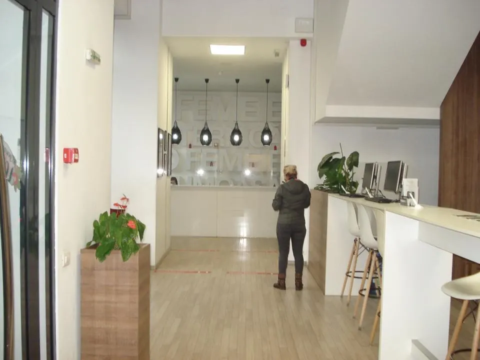 Piata Unirii - Dealul Mitropoliei spatiu pretabil showroom, reprezentata, birouri - foto 1
