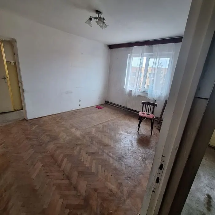 Apartament 2 camere Florilor ,fara imbunatatiri 64000 Euro - foto 1