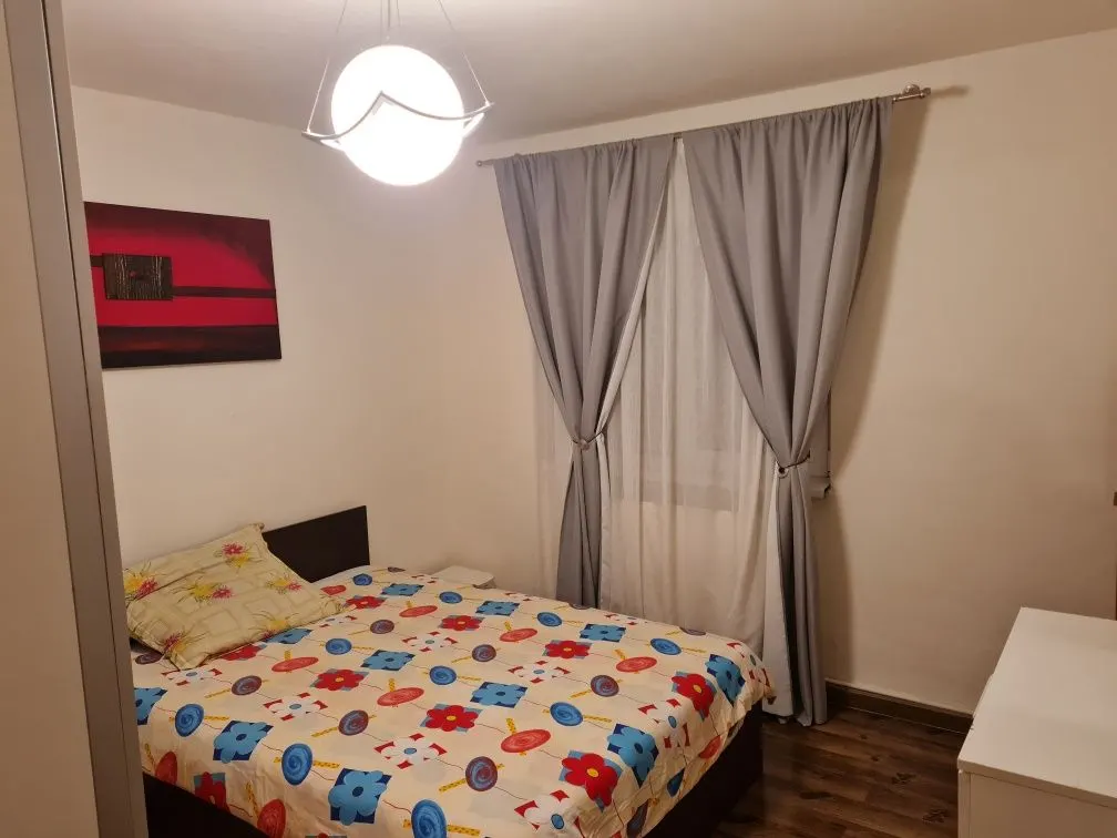 Apartament 2 camere ,Racadau, decomandat,etajul 3,126000 Euro - foto 3