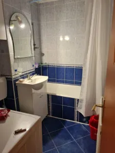 Apartament 2 camere ,Racadau, decomandat,etajul 3,126000 Euro - foto 4