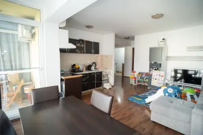 Apartament 3 camere Prima Nufarul cu loc de parcare - foto 2