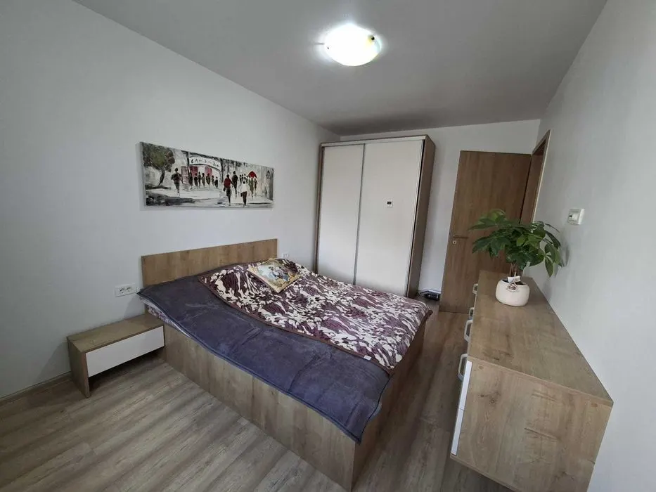 Apartament 2 camere, Kasper Coresi, parcare,boxa ,mobilat,172000 Euro - foto 1