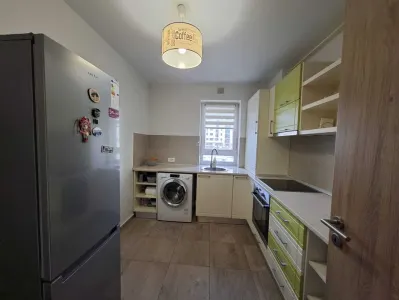 Apartament 2 camere, Kasper Coresi, parcare,boxa ,mobilat,172000 Euro - foto 5
