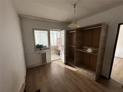 Apartament 3 camere semidecomandat, Velenta - foto 3