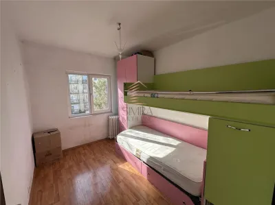 Apartament 3 camere semidecomandat, Velenta - foto 4