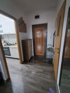 Apartament 2 camere decomandat. zona Grivitei 81000 Euro - foto 3