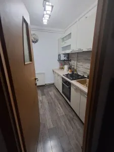 Apartament 2 camere decomandat. zona Grivitei 81000 Euro - foto 4
