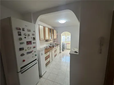 Apartament 2 camere decomandat rogerius - foto 2