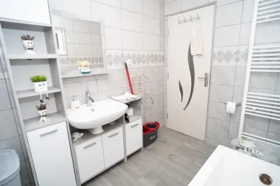 Casa cu teren de 500 mp Biharia - foto 6