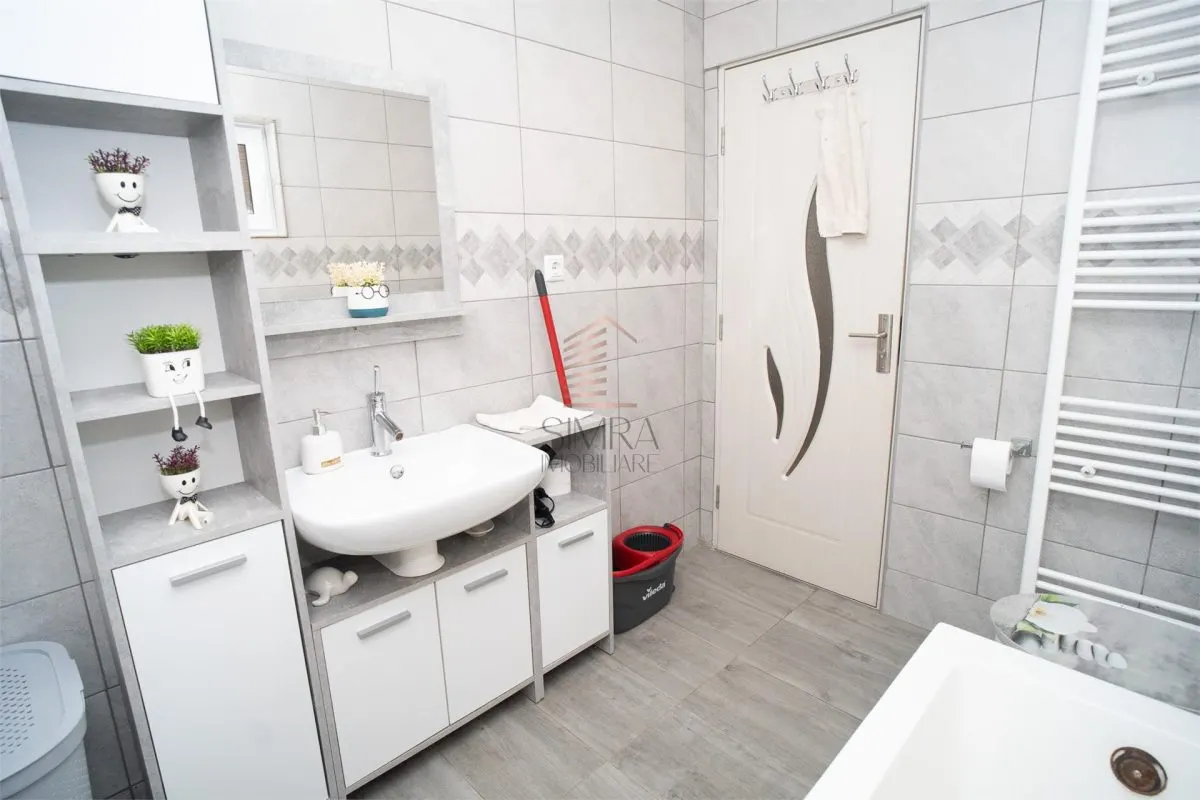 Casa cu teren de 500 mp Biharia - foto 6