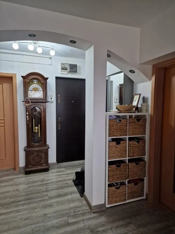 Apartament 2 camere Astra decomandat ,renovat,112000 Euro - foto 3