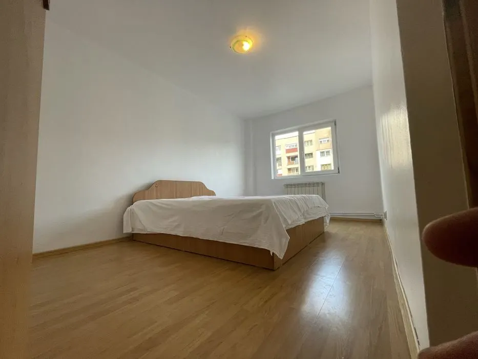 Apartament 2 camere Racadau,decomandat,etaj intermediar,120000 Euro neg - foto 1