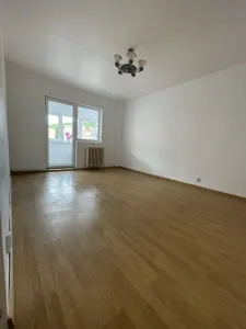 Apartament 2 camere Racadau,decomandat,etaj intermediar,120000 Euro neg - foto 2