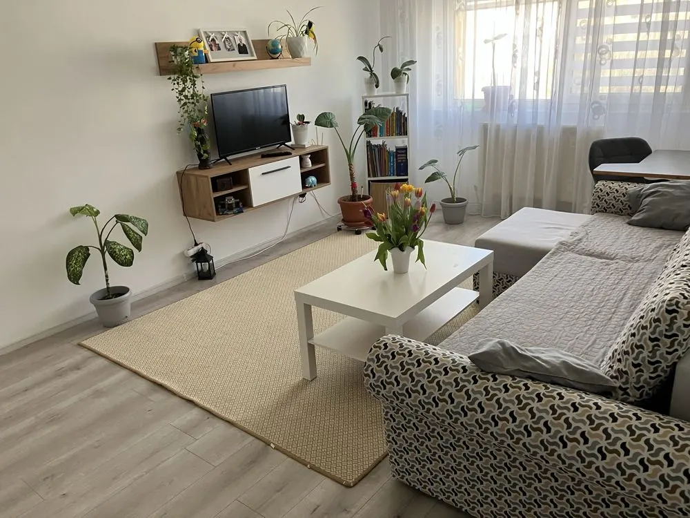 Apartament 3 camere Craiter,renovat 135000 Euro - foto 2