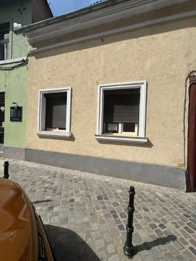 Casa 2 CAMERE , deschidere stradala aflata in centru istoric , Nicolae Balcescu 215000 Euro - foto 1