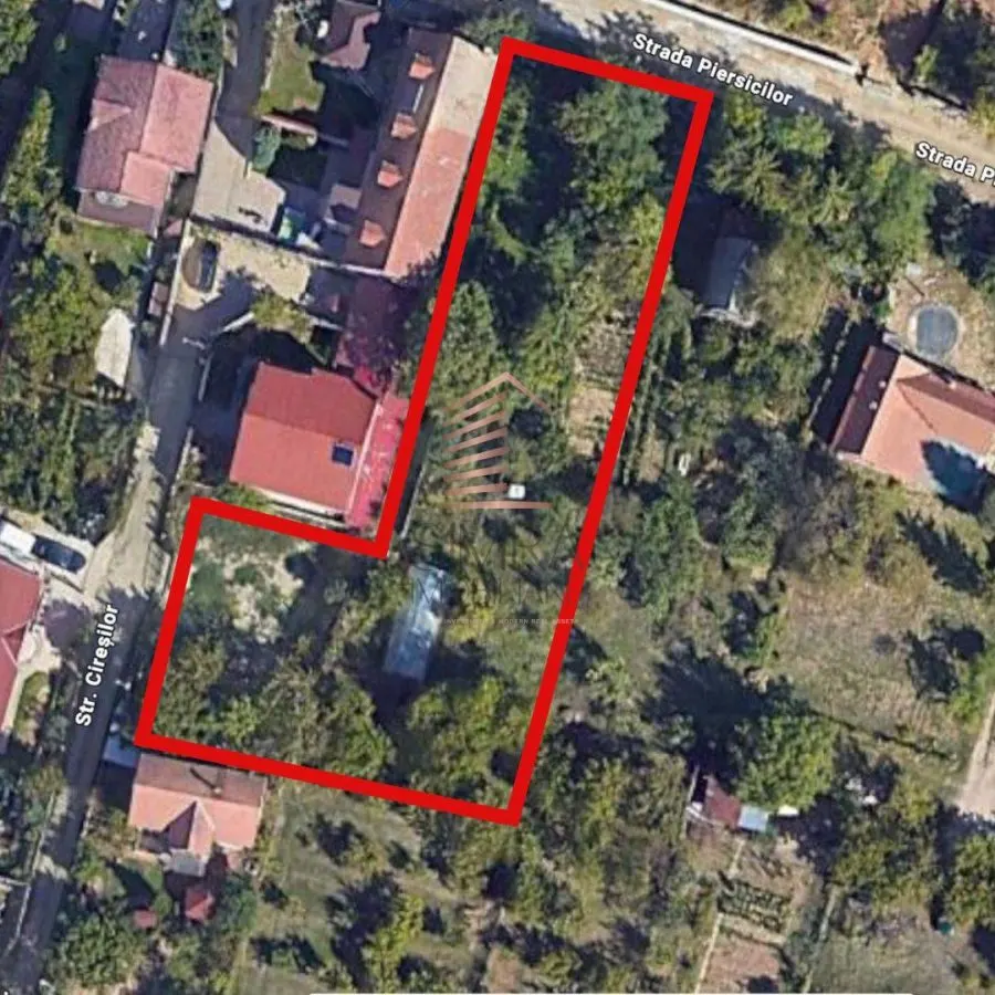 Teren intravilan de 975 mp pe str. Piersicilor - foto 1