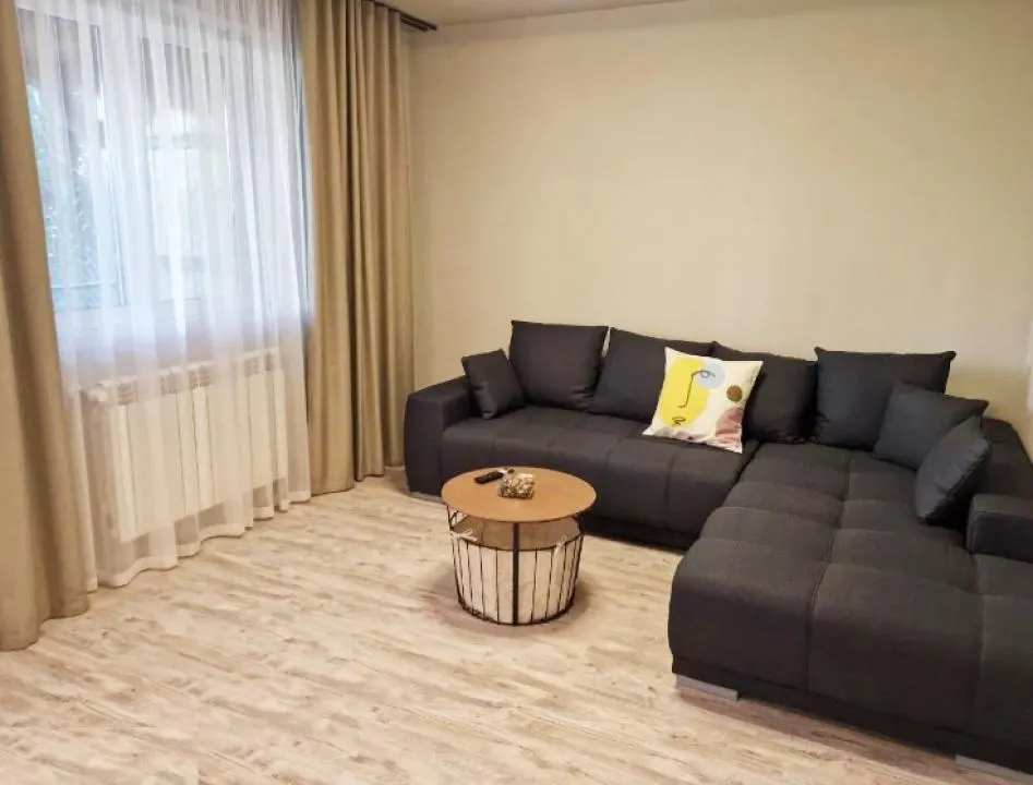 Pipera, vila cu 4 camere de inchiriat, 110 mp utili - foto 1
