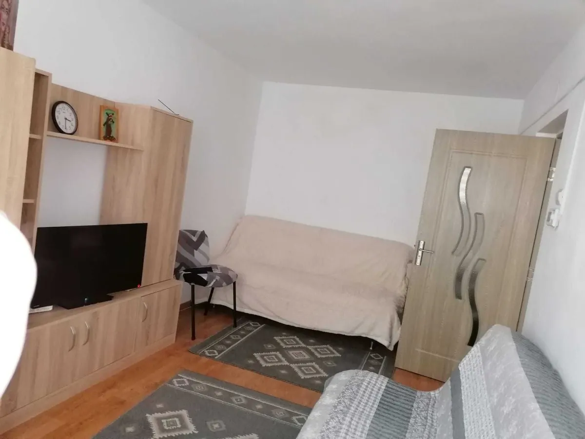 Garsoniera Astra Planete renovata 76500 Euro - foto 2
