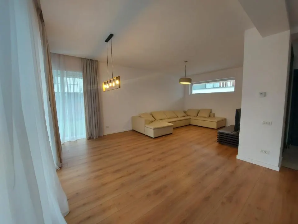 Pipera, vila cu 4 camere de inchiriat, 146 mp utili - foto 1