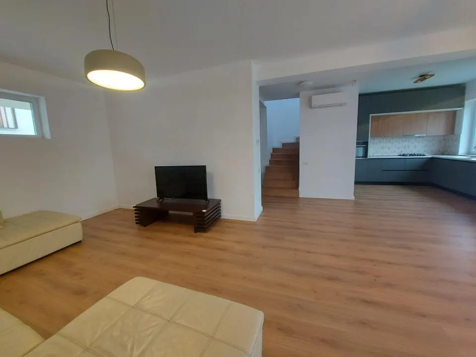 Pipera, vila cu 4 camere de inchiriat, 146 mp utili - foto 2