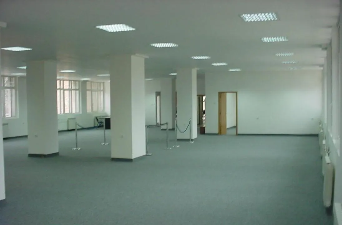 Spatiu pretabil jocuri, showroom, sala sport, Baneasa - Bd. Aerogarii - foto 1