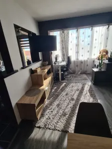 Apartament 3 camere Vlahuta renovat,mobilat,108000 Euro neg - foto 1